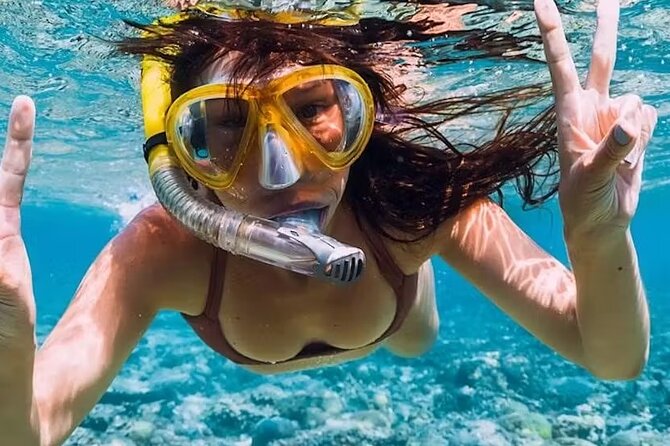 Cayman Ultimate Tour: Stingrays, Starfish Point and Crystal Caves - Guides, comfort, and the practical details