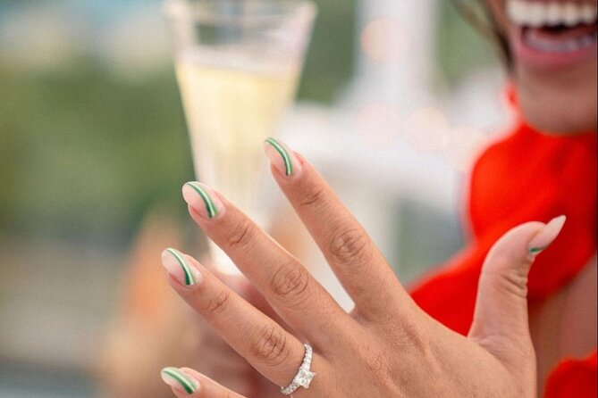 Diamonds and Cocktails a Shopping Experience in Grand Cayman - The people who shape the visit