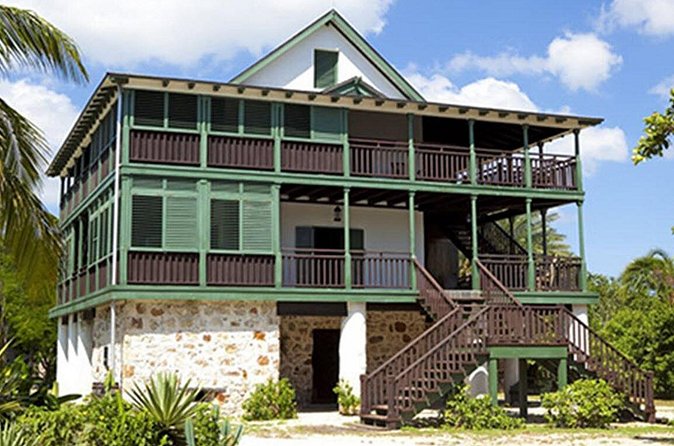 East End Activities and Tour in Grand Cayman - Meeting your guide at the Royal Watler Cruise Terminal