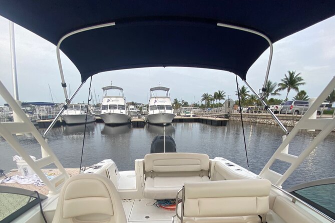 Private boat charter in Grand Cayman - Starfish Point for a slower stop