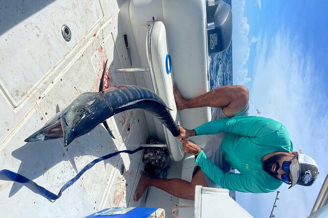 Private Deep Sea Fishing Experience in Grand Cayman - Choosing the Right Fishing Method for Your Group