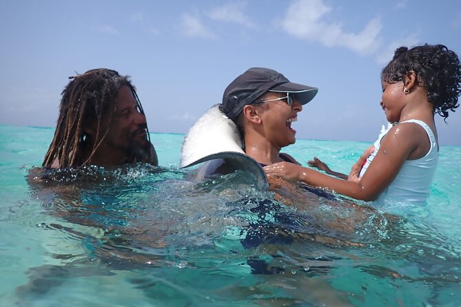 Private Tour to Stingray City & Snorkeling at Coral Gardens - Who gets the best value from the $700 price