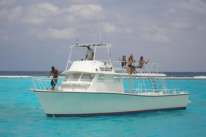 Starfish Point, Stingray City-Sandbar & Coral Gardens - Stingray City: the morning’s main event