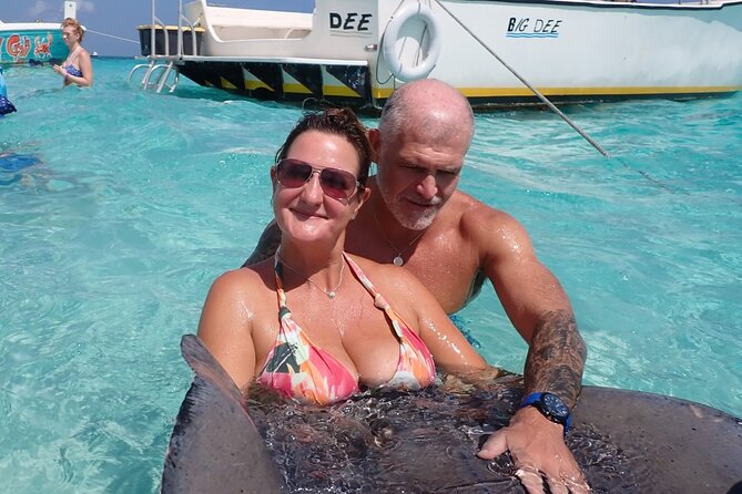 Stingray City Sandbar, Coral Gardens Snorkeling & Star Fish Point - Meeting at the cruise terminal requires attention